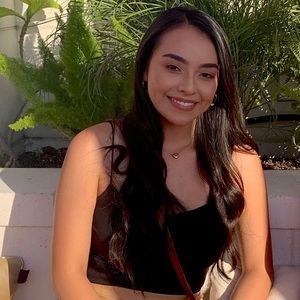 Meet your Posher, Stephanie